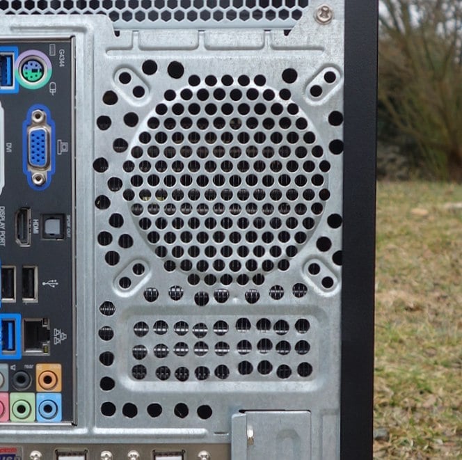 Schválně zkuste poznat, které díry jsou originální a které ne!