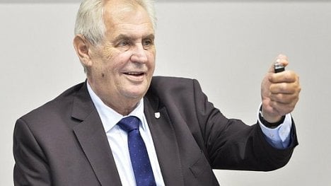 Náhledový obrázek - Sázkaři mají o volby rekordní zájem. Zeman je stále větším favoritem