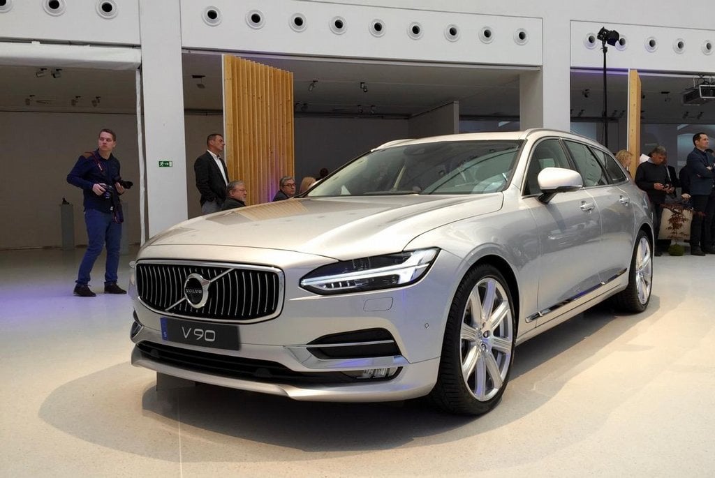 2017-05-volvo-v90-10.jpg