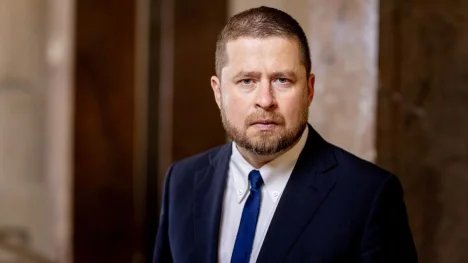 Geekovský guvernér koupil do ČNB čtyři výkonné grafické karty a nabízí stáže v umělé inteligenci