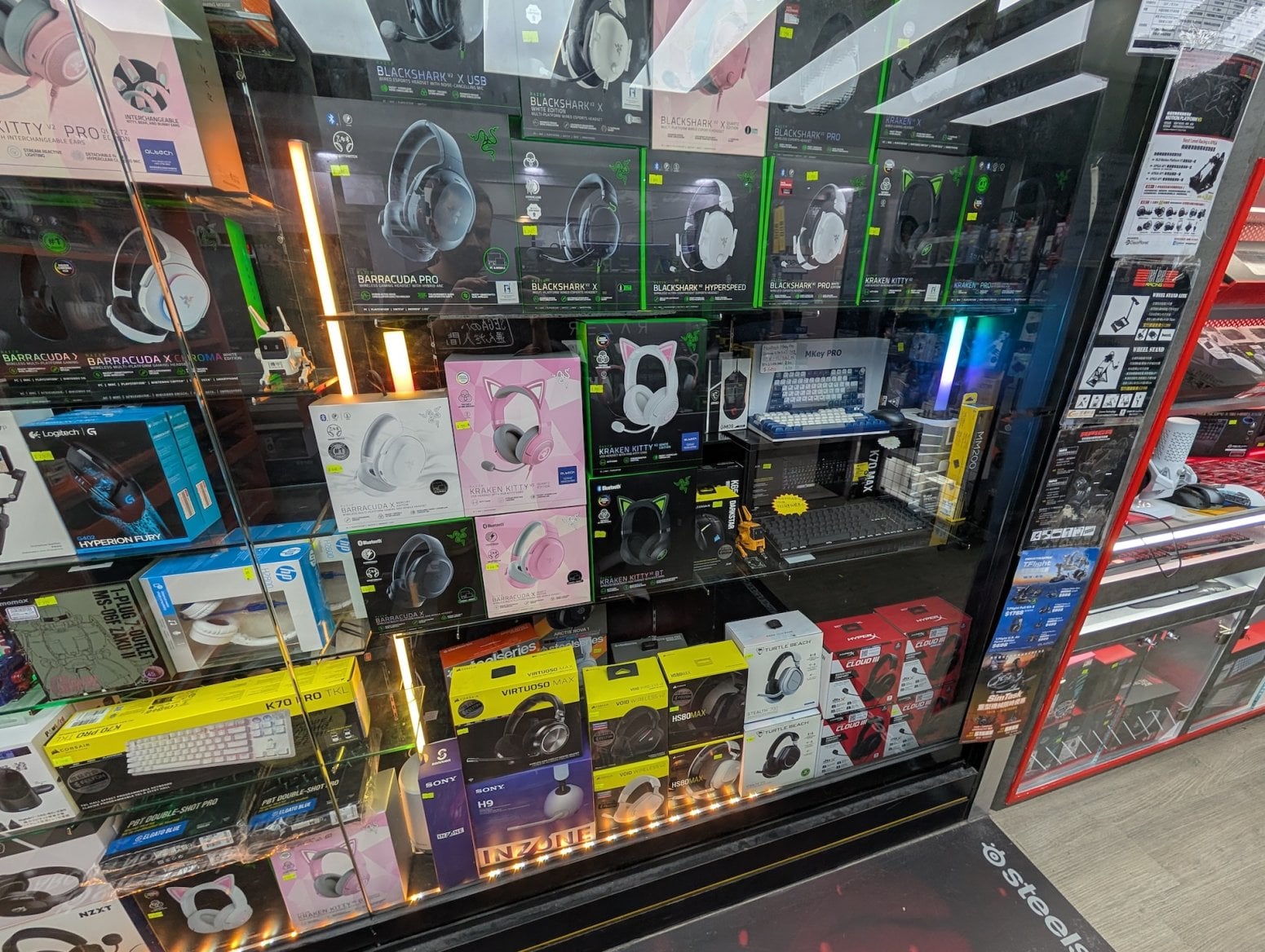 Mongkok Computer Centre v Hongkongu