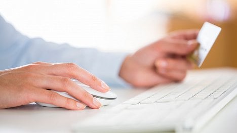 Někteří lékaři vybírají tisíce za online objednání, platící pacienti mají přednost