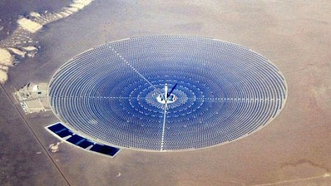 Náhledový obrázek - Zastaralá solární elektrárna v americké poušti zbankrotovala. Peníze dal ještě Obama