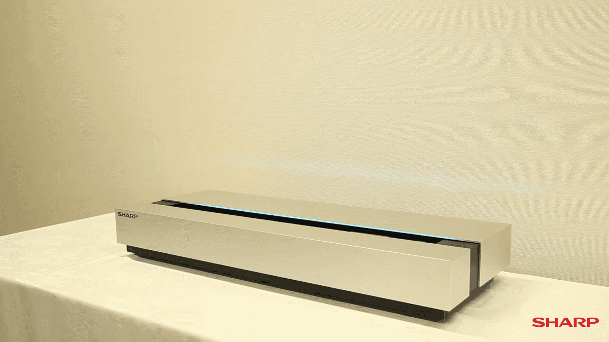 Firma Sharp pro změnu ukázala televizor, který je ve výchozím stavu srolovaný uvnitř podstavce...