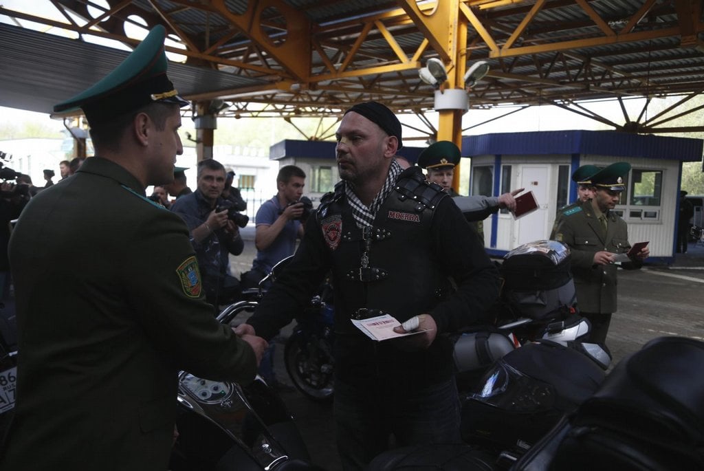 2016-05-noc48dnc3ad-vlci-se-pokouc5a1ejc3ad-vstoupit-do-polska-1