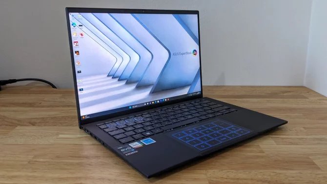 Recenze notebooku Asus ExpertBook B9: kancelář pod kilo