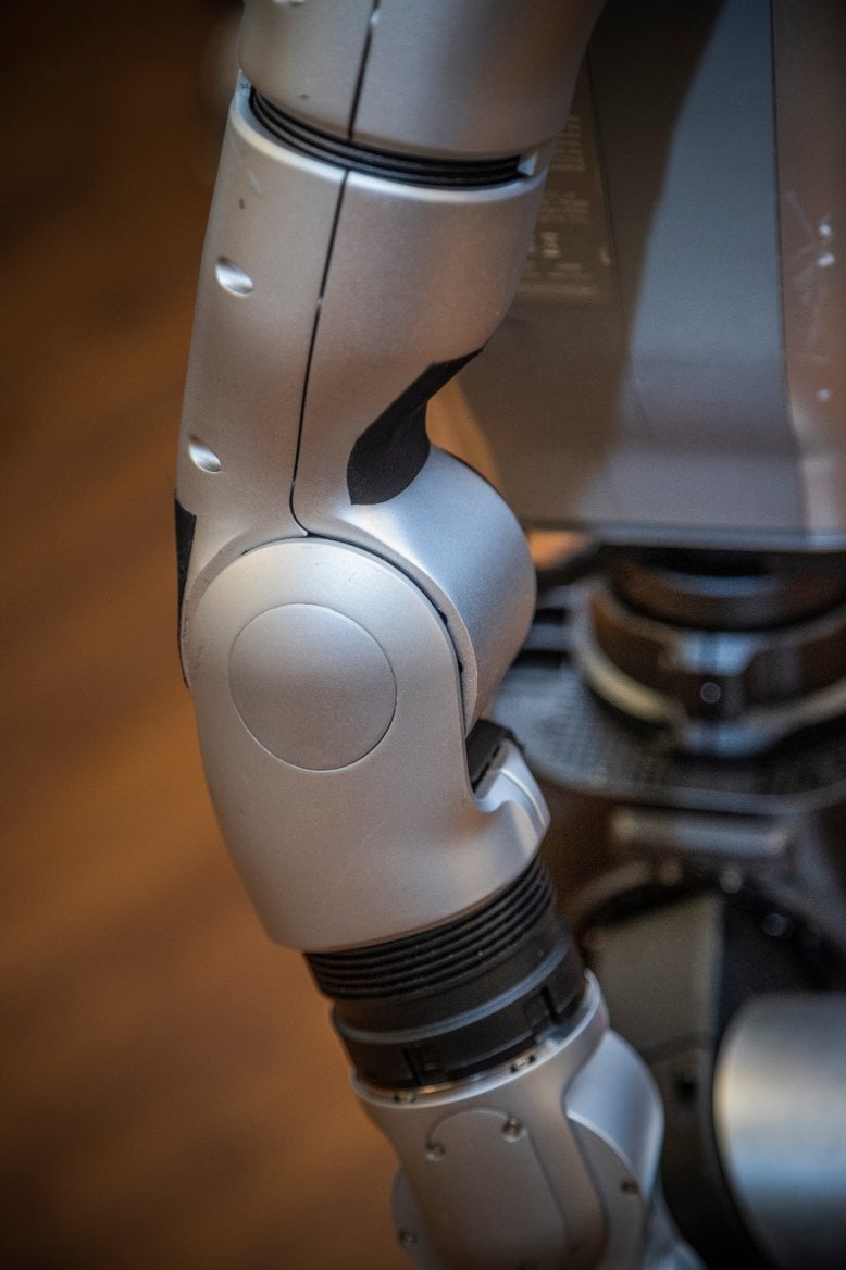 Seznamte se, to je humanoid Charles