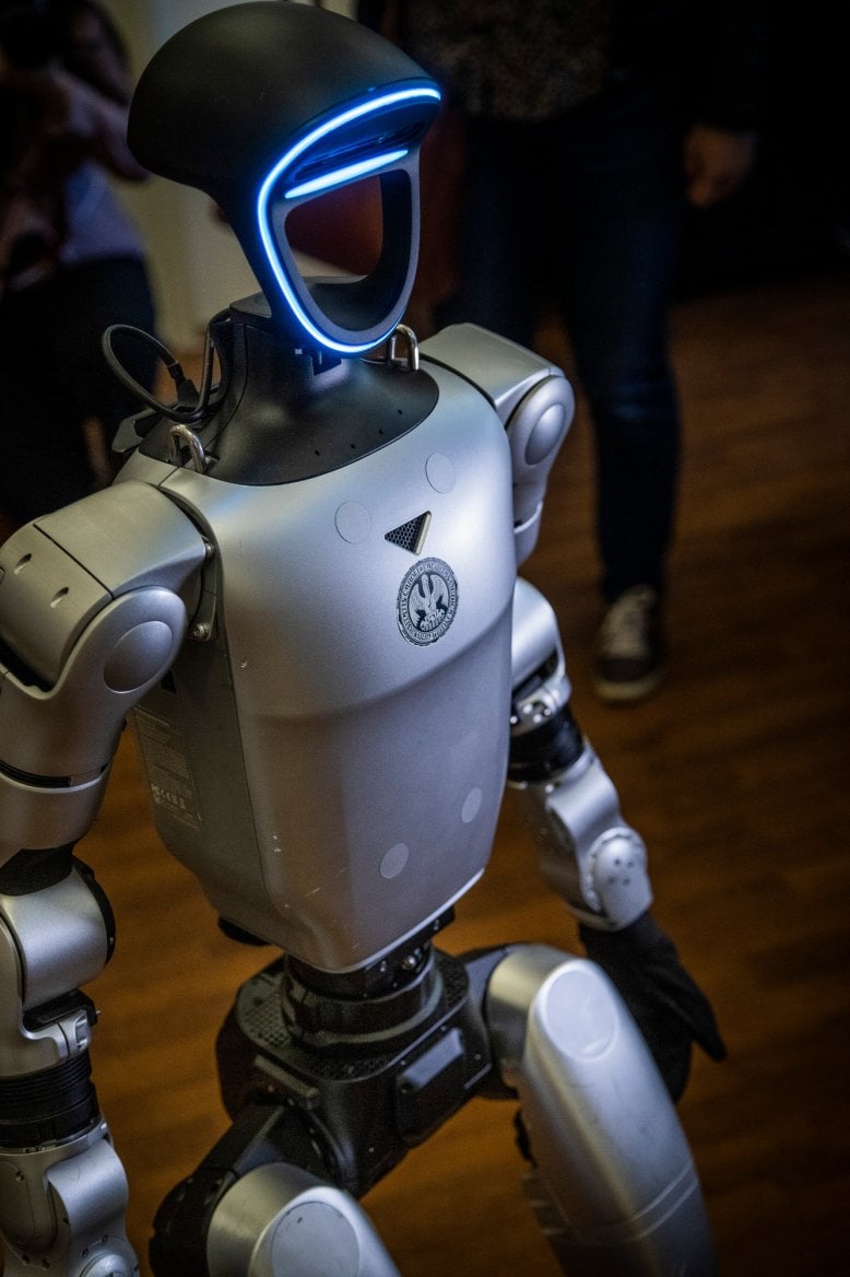 Seznamte se, to je humanoid Charles