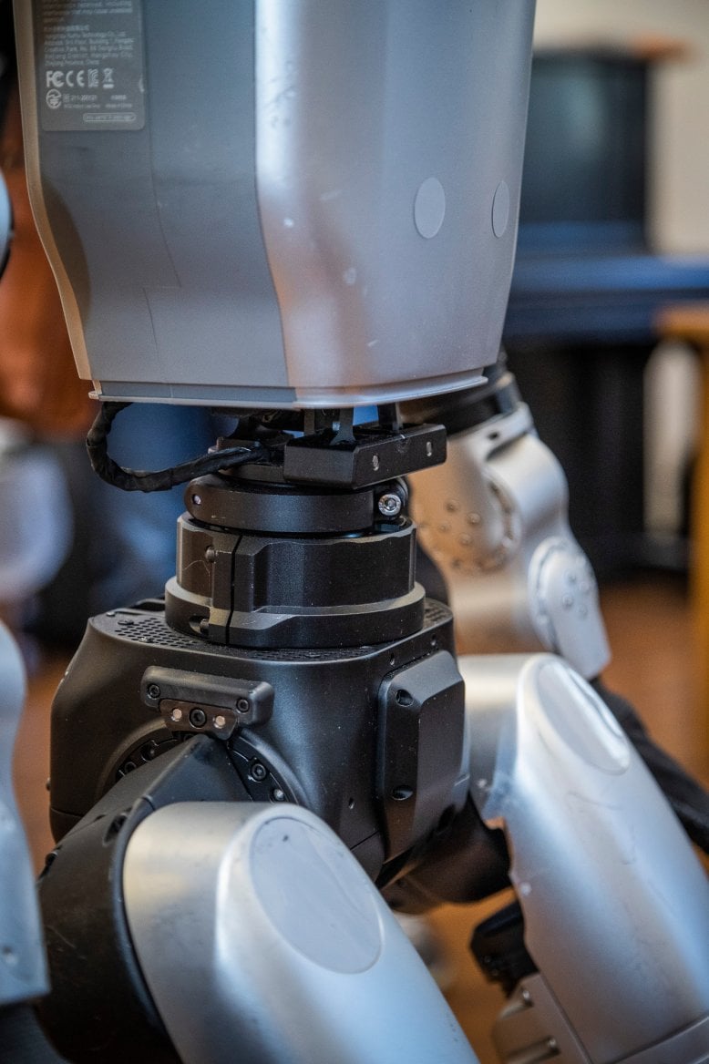 Seznamte se, to je humanoid Charles