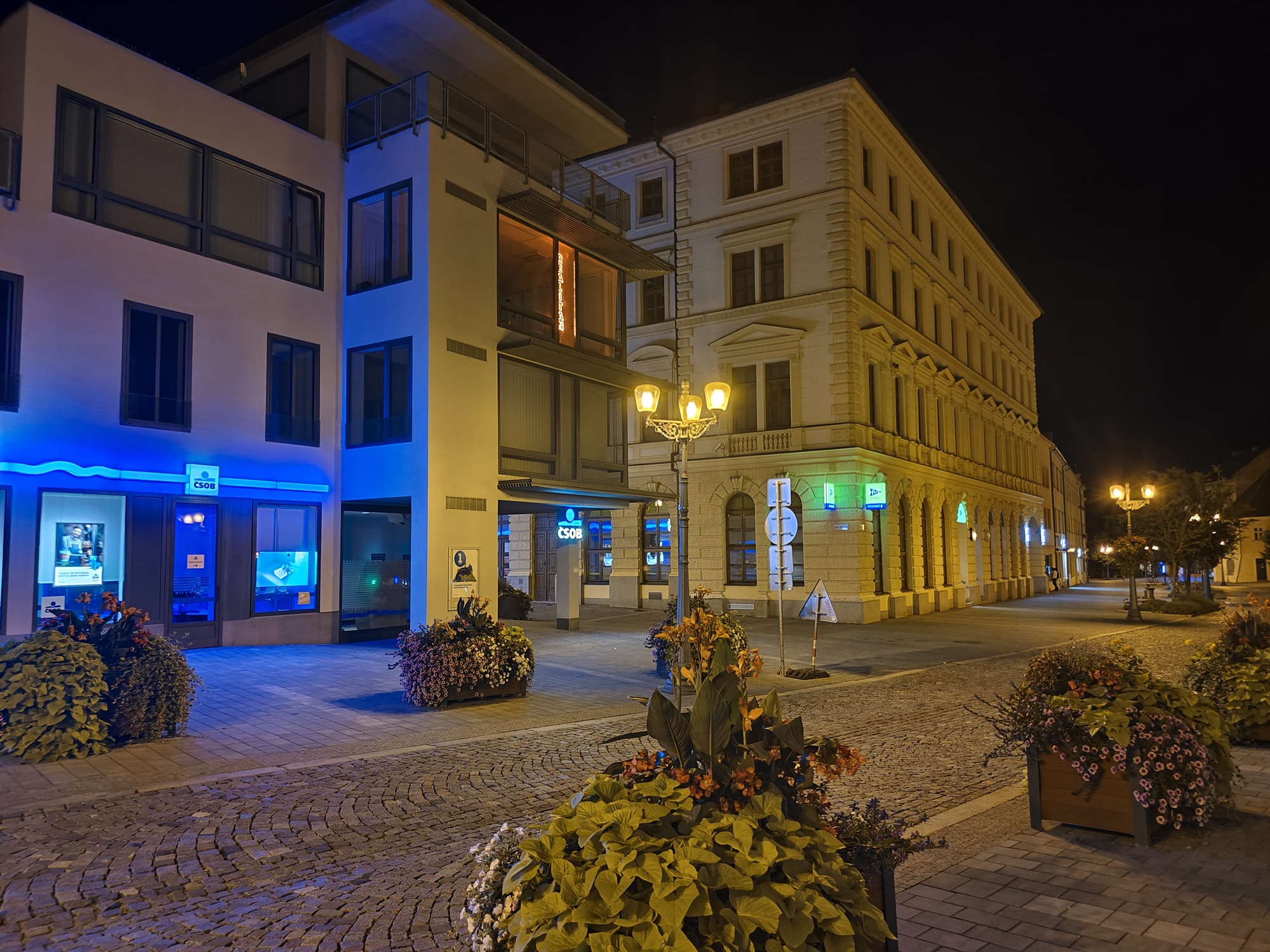 Hlavní fotoaparát s nočním režimem