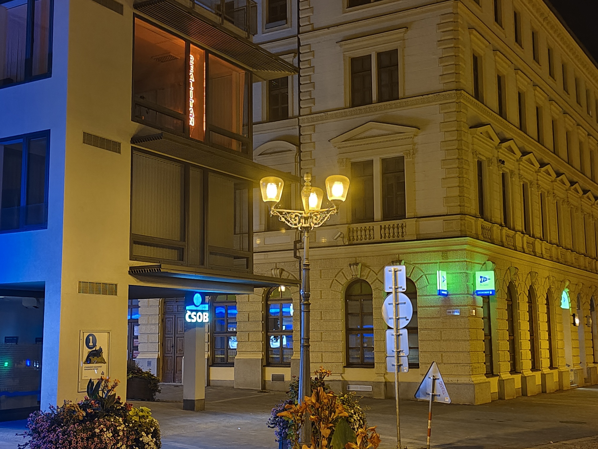 2násobný zoom s nočním režimem