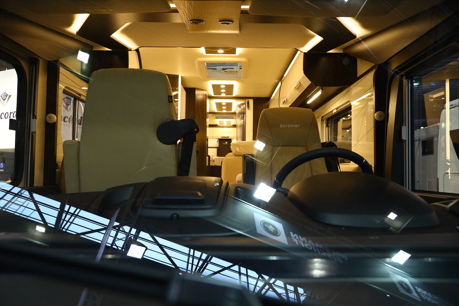 Obytné automobily nabízí mnohdy lepší luxus, než máte doma.