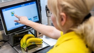Albert jako první maloobchodník v Česku nasadil technologii strojového rozpoznání nebalených potravin