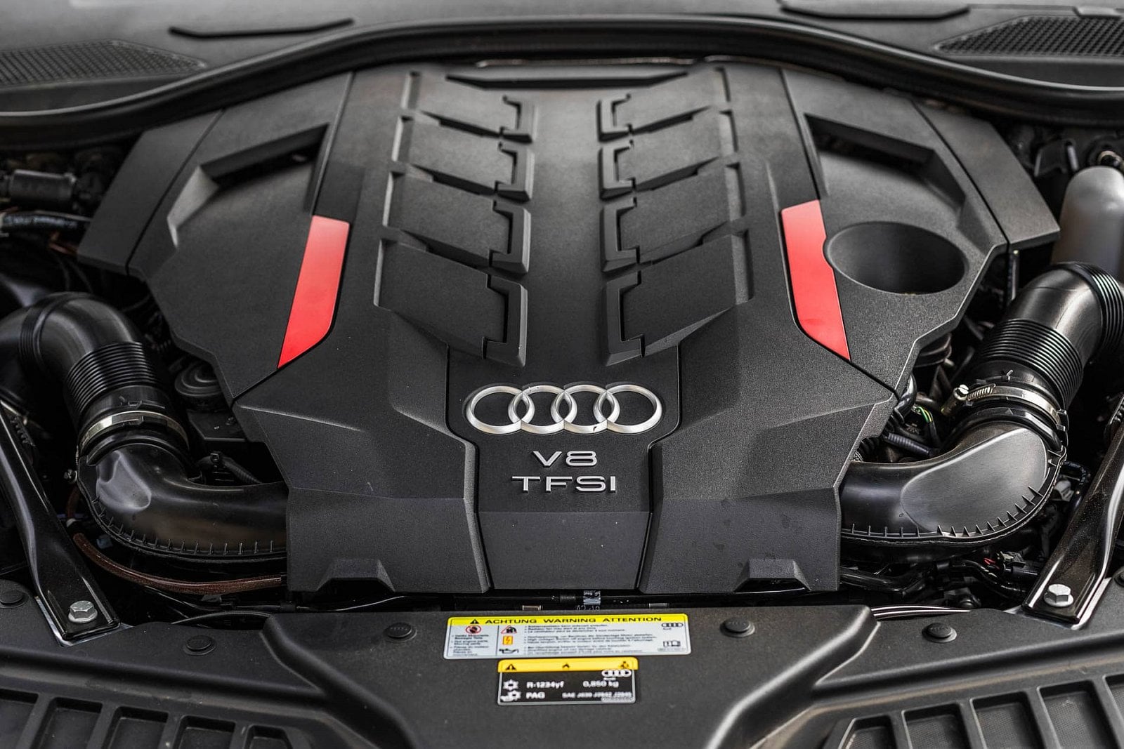 2020-06-audi-s8-08.jpg