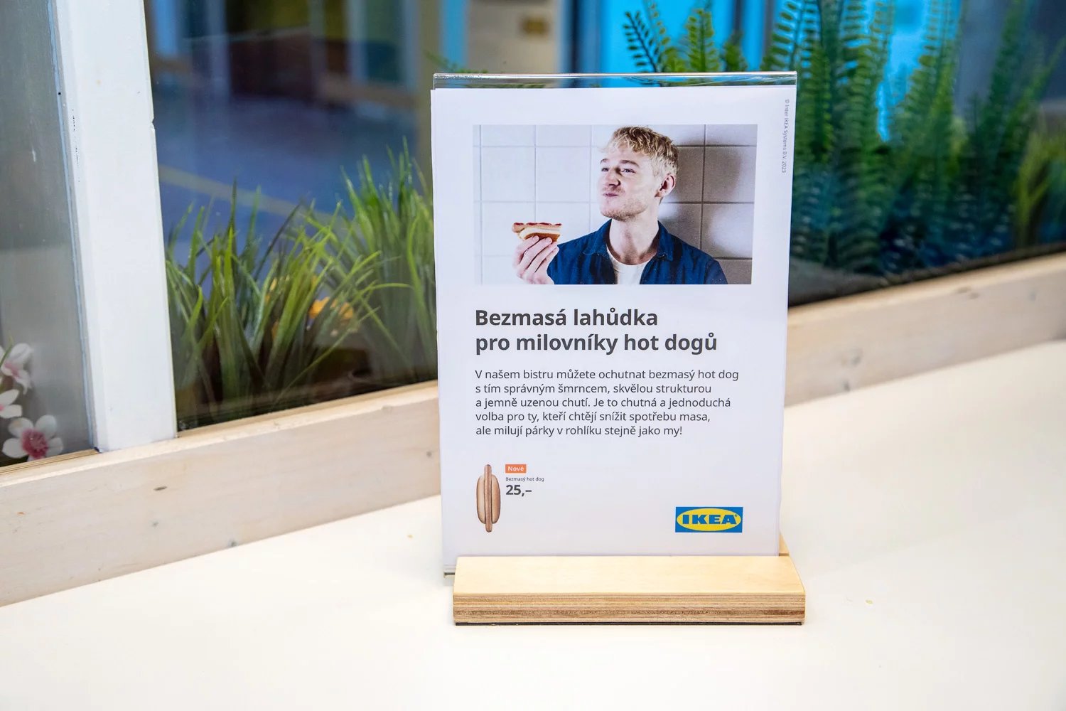 IKEA prodává tři druhy hotdogů
