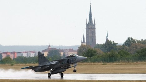 Náhledový obrázek - Příliš hlučná návštěva. Gripeny budou startovat lidem pod okny