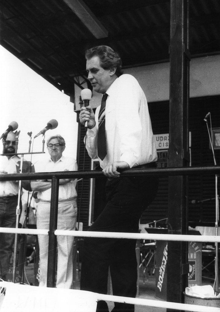 2016-12-pohled-do-rodinnc3bdch-alb-karla-schwarzenberga-a-miloc5