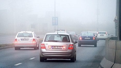Náhledový obrázek - Prahu opět tíží smog. Magistrát žádá řidiče, aby přesedli do MHD