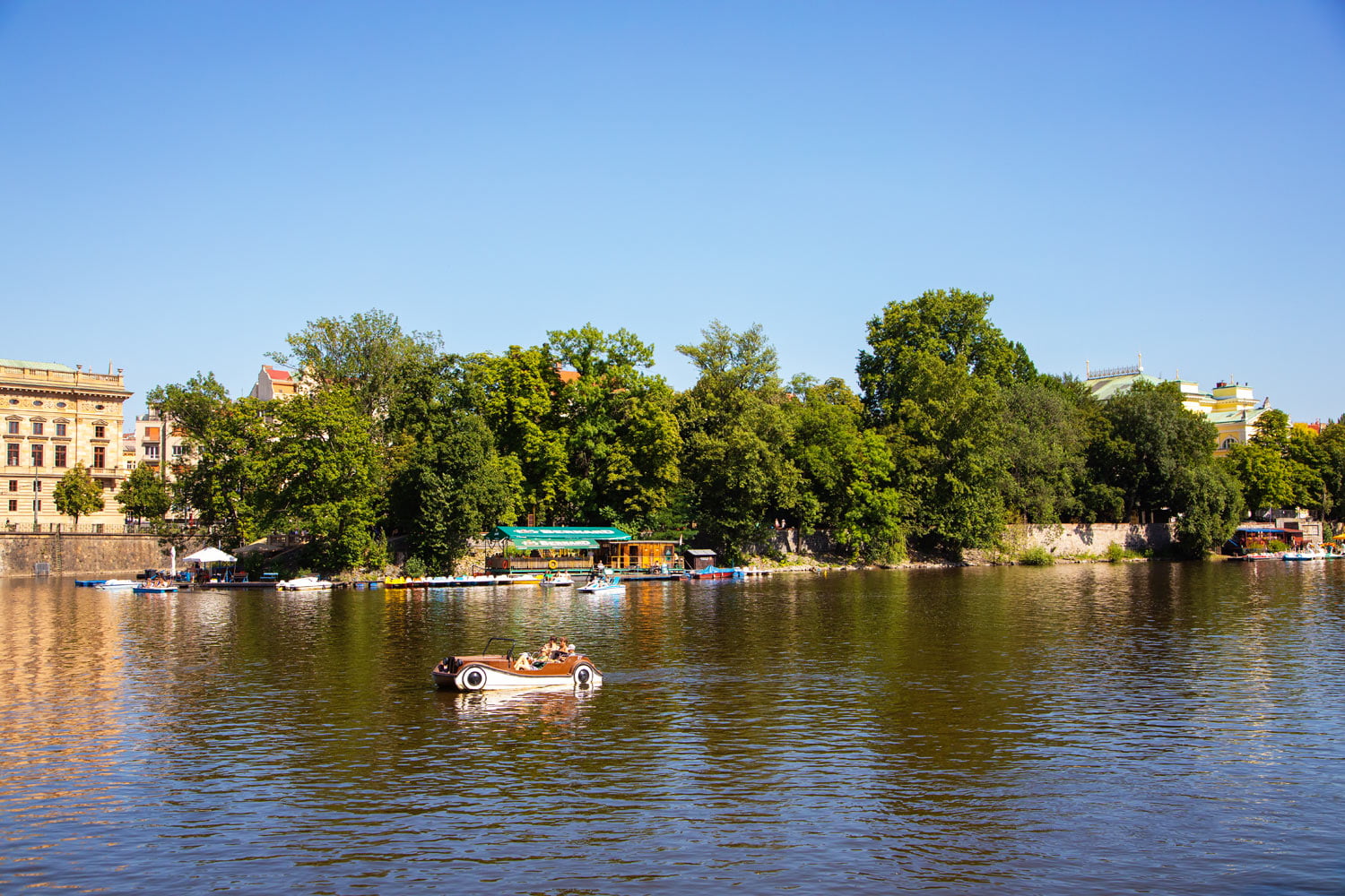 Šlapadla v Praze na Vltavě