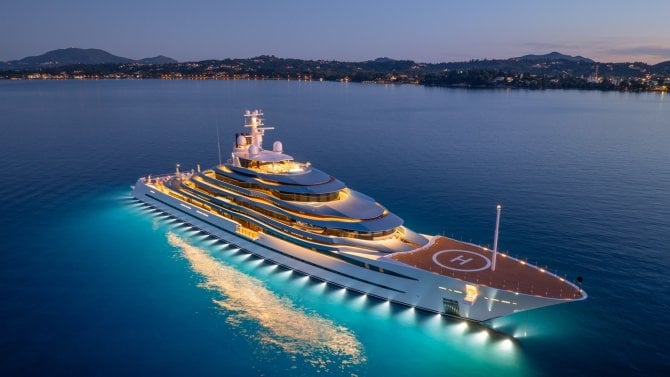 Když nestačí private jet ani vila v Toskánsku. Superbohatí investují stovky milionů eur do lodí, jejichž luxus nezná hranice