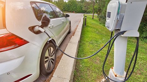 Náhledový obrázek - Dotace na elektromobil jsou zatím určeny jen veřejnému sektoru. Domácnosti přijdou na řadu později