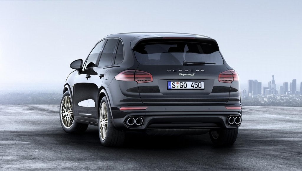 2018-05-porsche-cayenne-platinum-edition-1.jpg