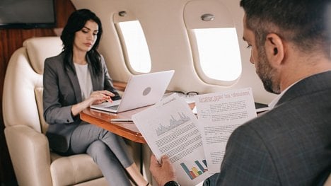Zahraniční stravné na pracovní cestě: Poradíme, jak ho vypočítat, kolik reálně dostanete a čím je to ovlivněno