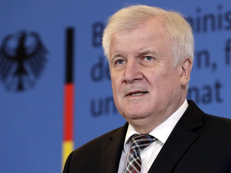  Šéf CSU a německý ministr vnitra Horst Seehofer