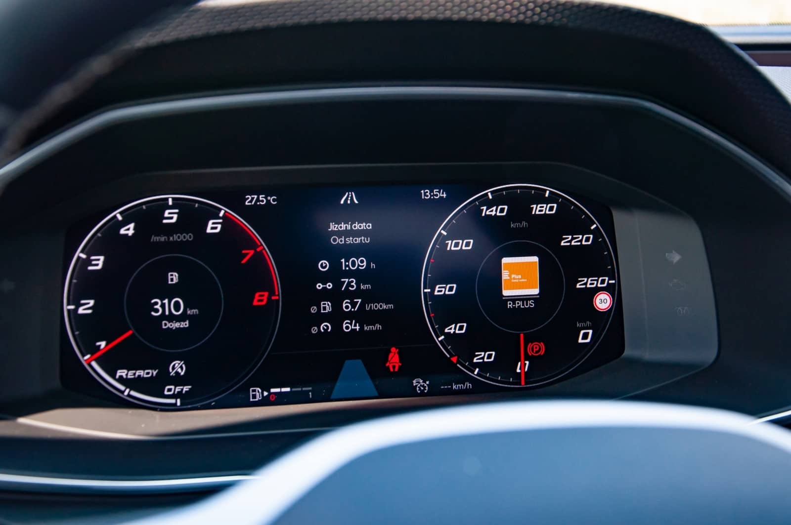 2020-10-seat-leon-8.jpg