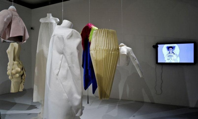 2014-12-vc3bdstava-volic3a9ra-no-1-odc49bvnc3ad-silueta-v-souc48