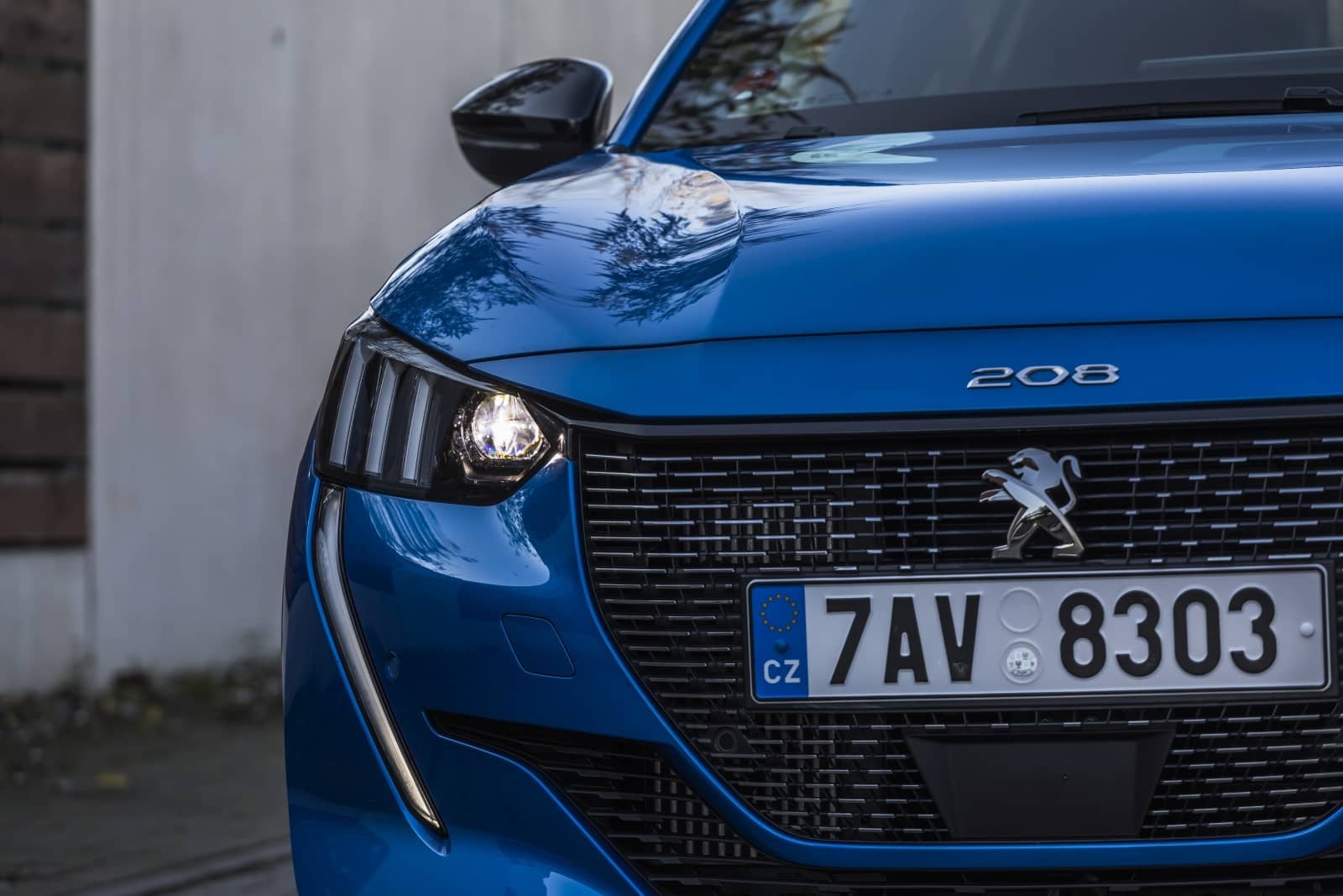 2020-01-Peugeot208105.jpg