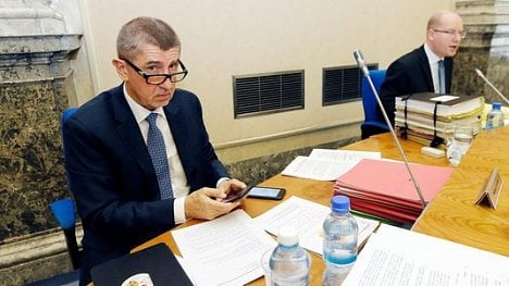 Náhledový obrázek - Sobotka je zbabělec, tvrdí Babiš. Kabinet by podle něj měl dovládnout v demisi