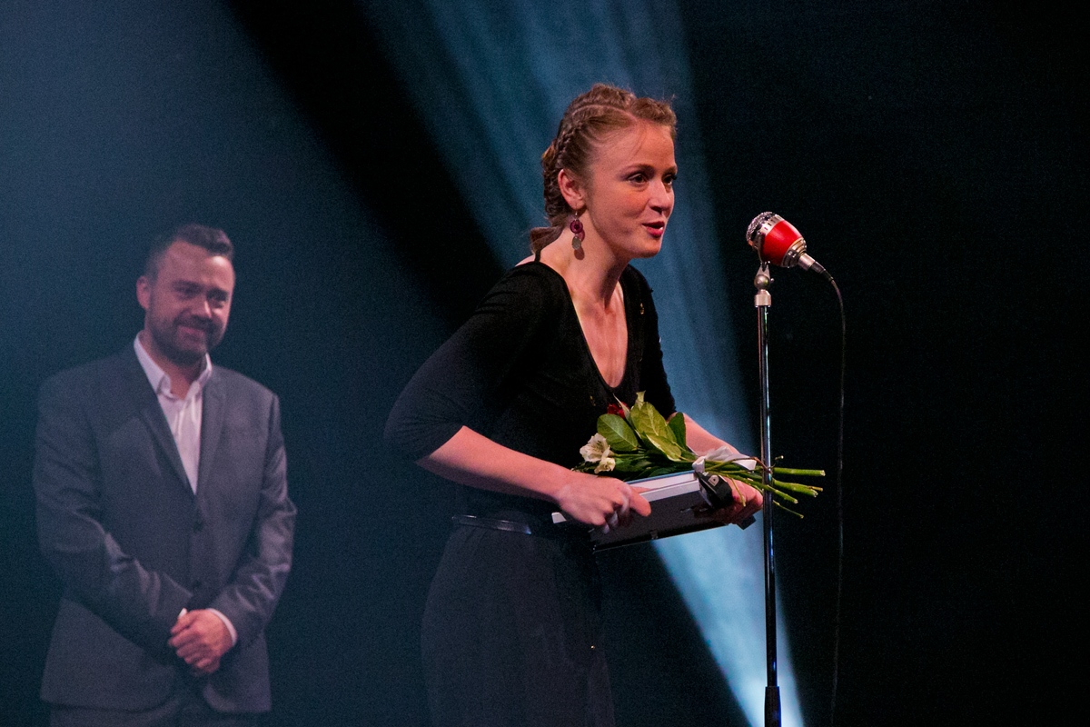 One wo(man) show vyhrává autorka blogu Kafe a cigárko Marie Doležalová.