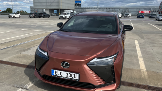 Lexus RZ