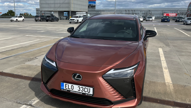 Designová perla mezi elektromobily: Elektrický Lesux RZ je vhodný do městského provozu