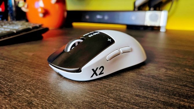 https://i.iinfo.cz/images/Recenze herní myši Logitech Pro X2 Superstrike