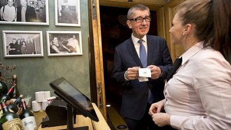 Náhledový obrázek - Babiš brání EET: Více restaurací vzniklo a výrazně stouply tržby