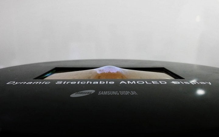 Samsung stretchable AMOLED