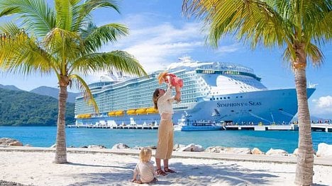 Náhledový obrázek - O plavby na výletních lodích lidé zájem neztratili, zní z Royal Caribbean. Kdy konečně vyplují, ale firma netuší