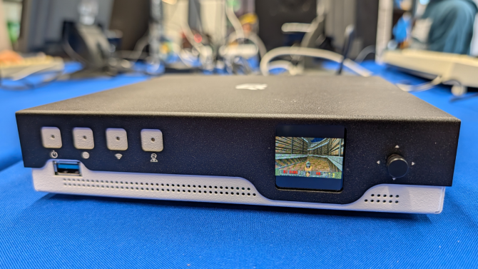 Nový nabušený český router Turris Omnia NG je v prodeji, není levný