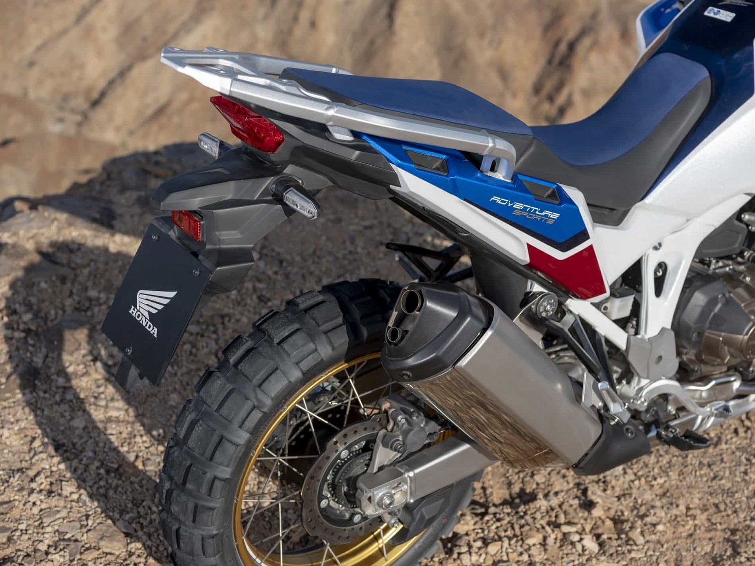 2019-09-189559_20YM_Africa_Twin_Adventure_Sports_Exhaust.jpg