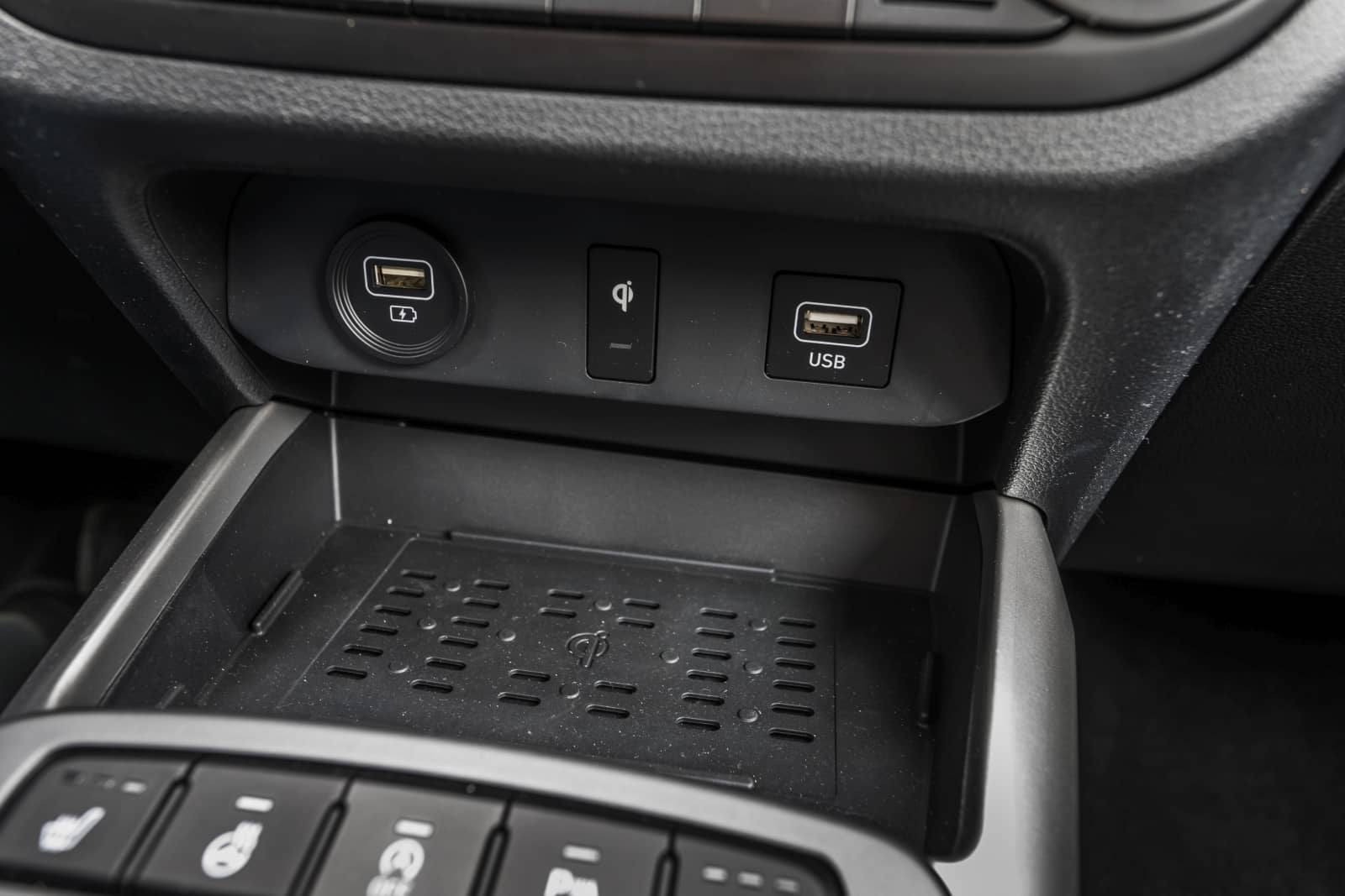 2020-06-infotainment2.jpg