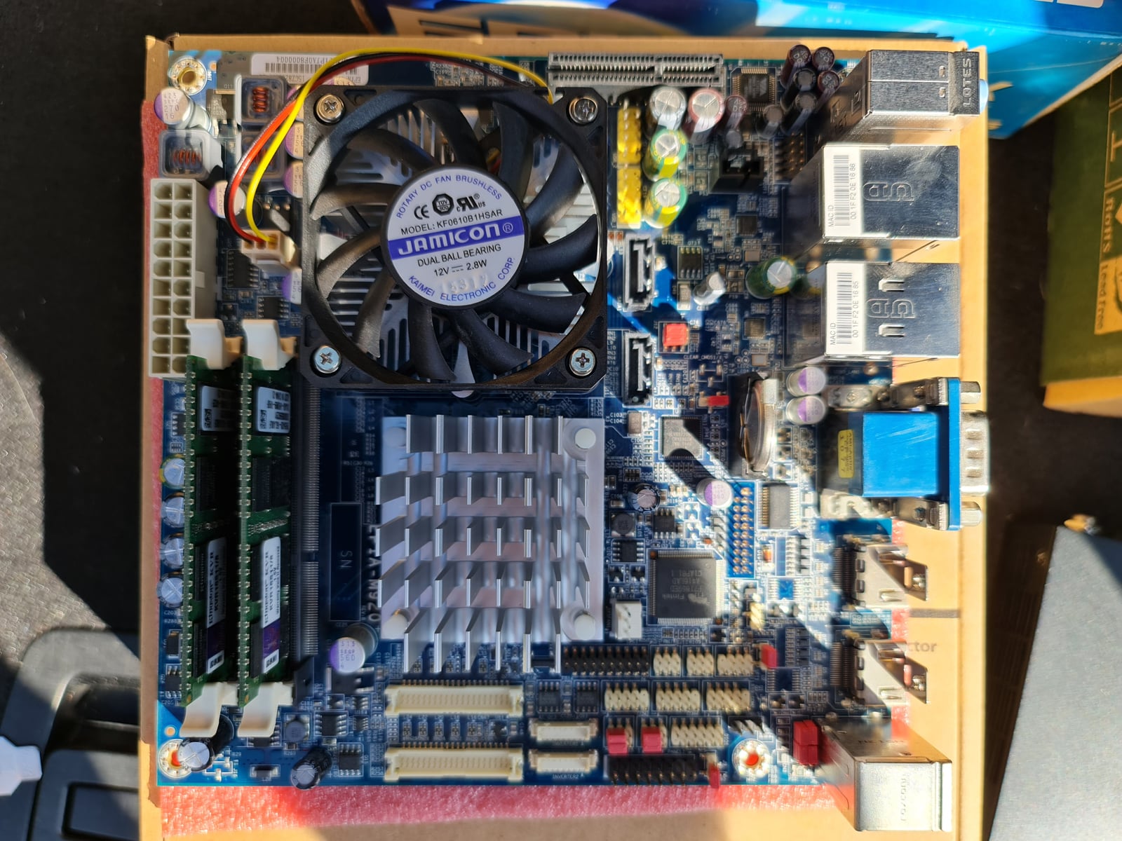 Ukázky: x86 procesory WinChip, VIA a Zhaoxin