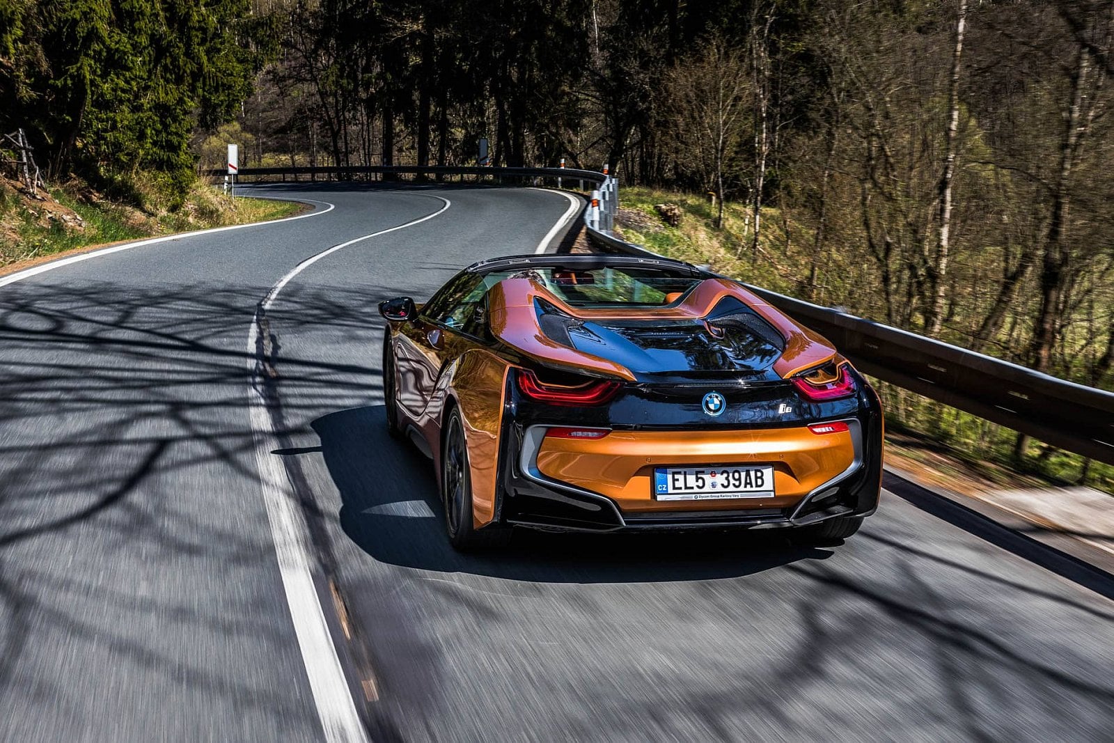 2020-06-bmw-i8-roadster-19.jpg
