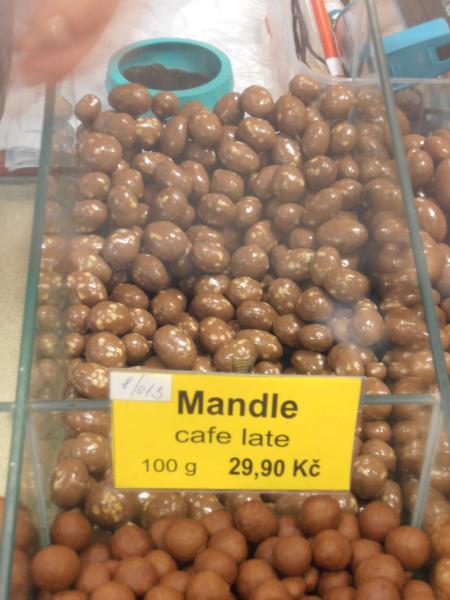 Častá svízel ořechů - škůdci a jejich pozůstatky