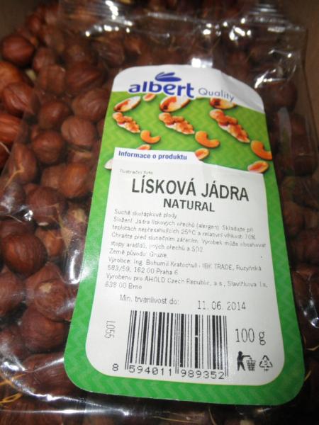 Častá svízel ořechů - škůdci a jejich pozůstatky