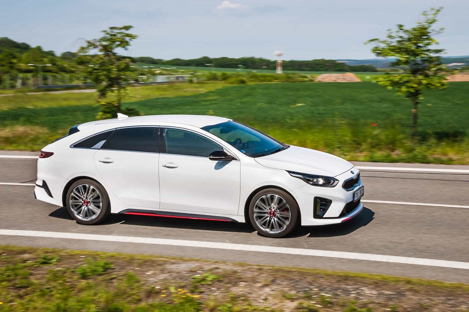 2019-05-kia-proceed-gt-24.jpg