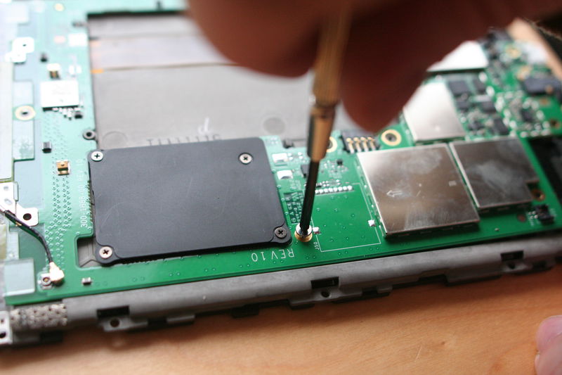 Odstraňte opravdu všechny, jsou to ty se širokou hlavou.