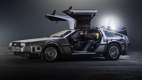 Náhledový obrázek - DeLorean, Batmobile nebo  Ford Mustang. Prohlédněte si dvacet nejlepších filmových aut všech dob