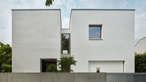 Náhledový obrázek - Architekti ve Lhotce se inspirovali Japonskem. „Při stavbě rodinného domu je nejdůležitější určení správných priorit,“ říkají